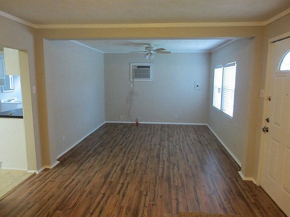 3rd image of 1121 Ivy Ave