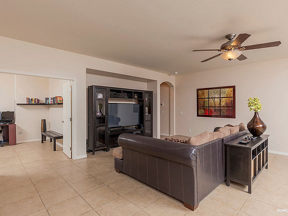 3rd image of 2406 W Fawn Drive