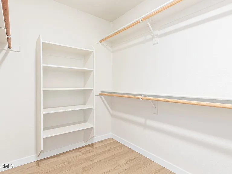 1018 W Kings Ave — Photo 25