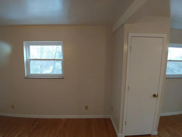 10765 Mercury Dr — Photo 14