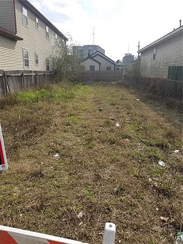 1st image of 722 S Lopez St
