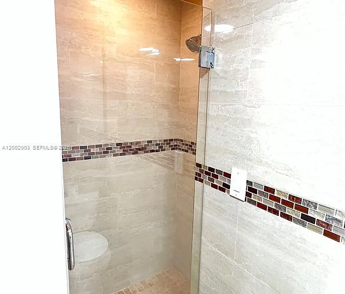 8235 Crespi Blvd #4 — Photo 6