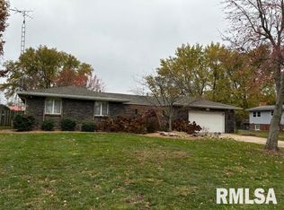 17 Dell Dr, Springfield, IL 62712