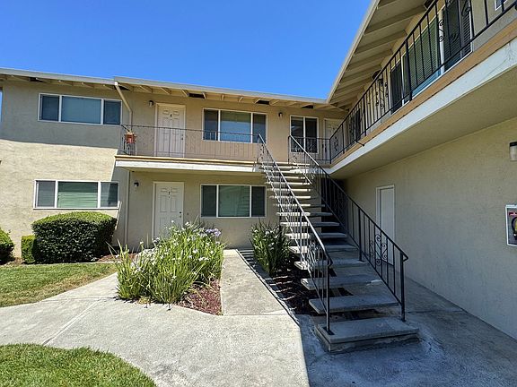 3rd image of 535 Saratoga Ave APT 9