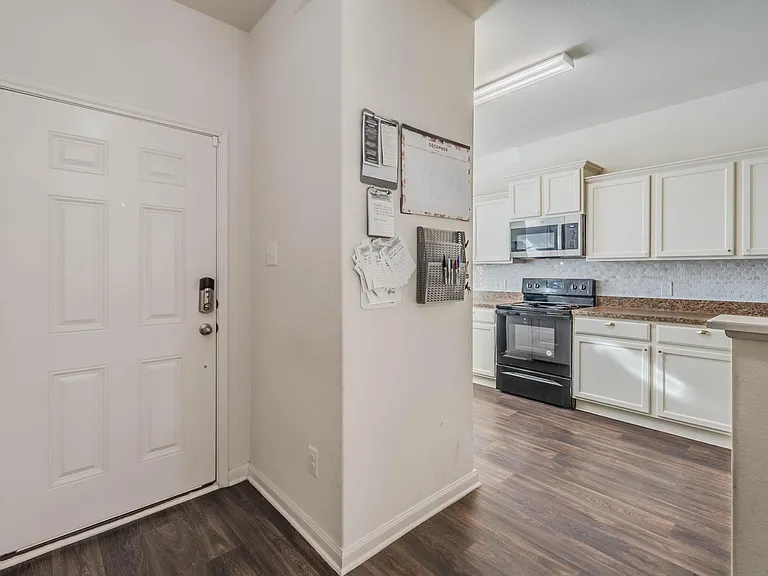 1313 Briercrest Dr — Photo 7