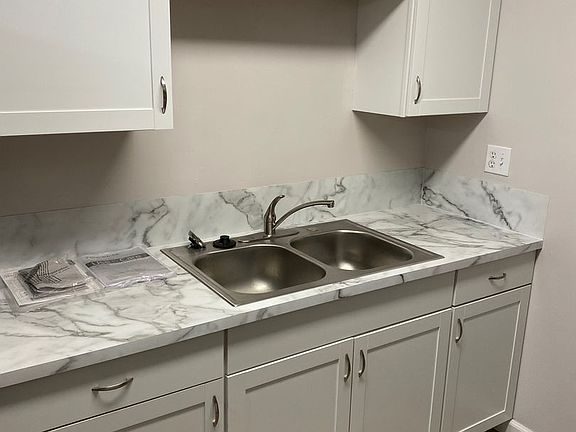 5th image of 656 East Ave #H