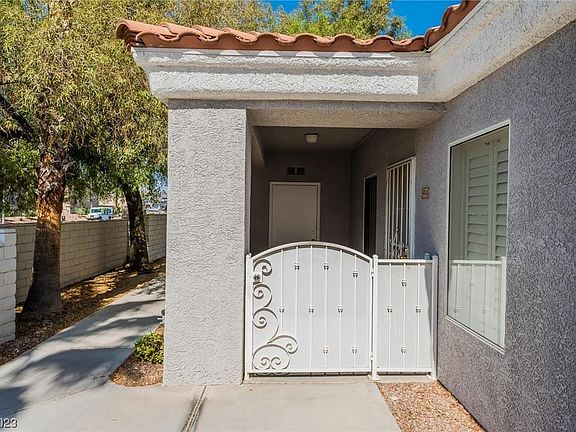 3rd image of 5914 Vegas Dr