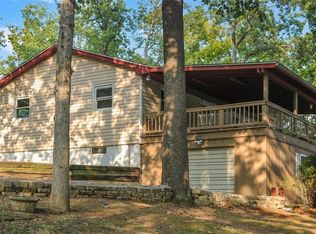 15989 Vine Ln, Girard, IL