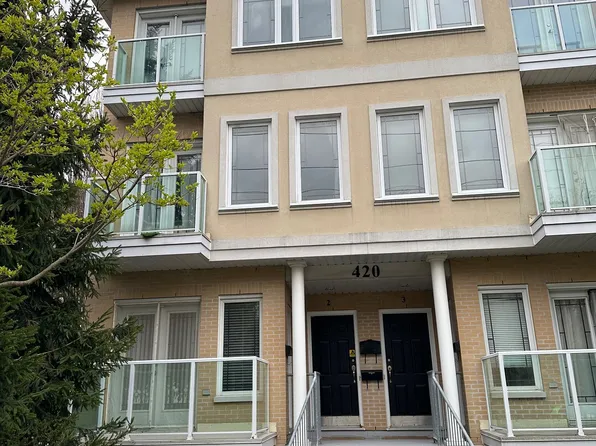 420 Kenneth Ave #1, Toronto, ON M2N 7M3