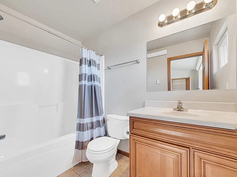 1311 E Oakland St #B — Photo 7