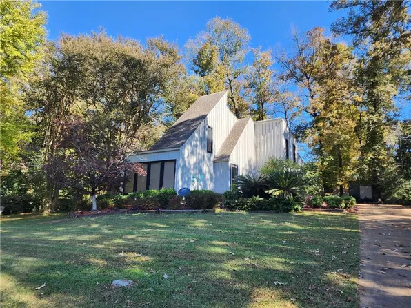 405 Garnet St, Pineville, LA 71360