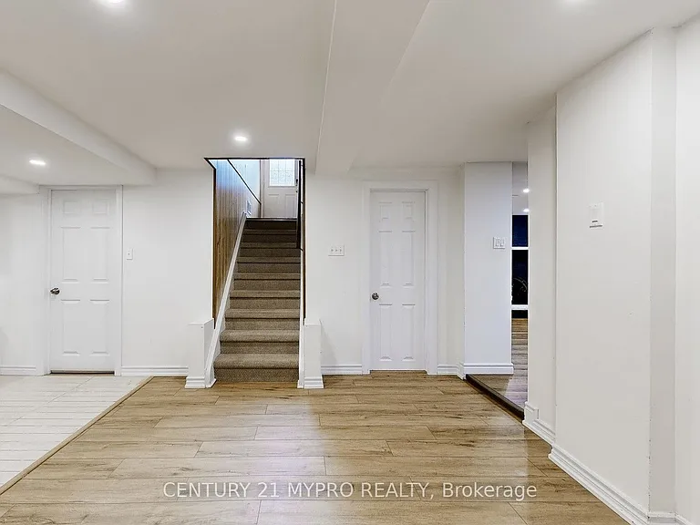 56 Bailey Cres #BASEMENT — Photo 12