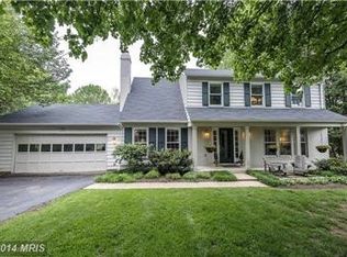 9827 Fosbak Dr, Vienna, VA 22182