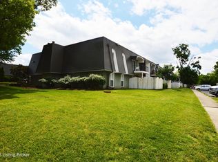 1116 La Fontenay Ct, Louisville, KY 40223