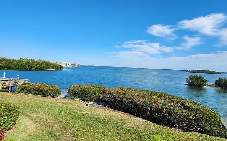 1515 Pinellas Bayway S #10 — Photo 3