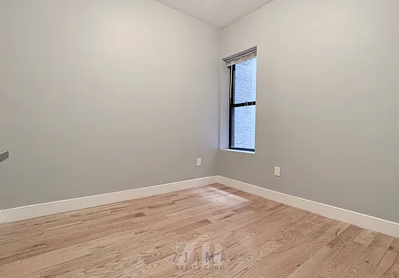 Rented by Zjama Realty Corp | media 29