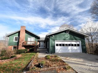 119 Pleasant Hill Cir, Waynesville, NC 28786