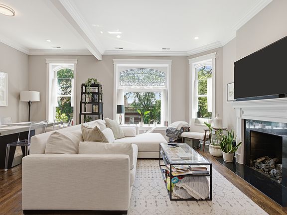 3rd image of 2042 W Potomac Ave #3