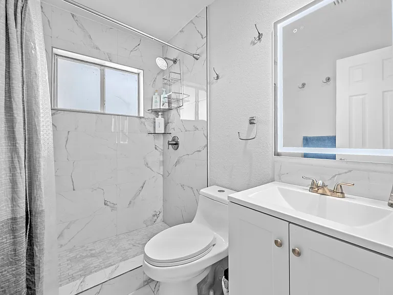 1208 NE 5th Ave #1 — Photo 18