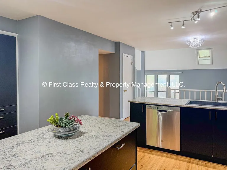 8015 Tiburon Cir — Photo 34