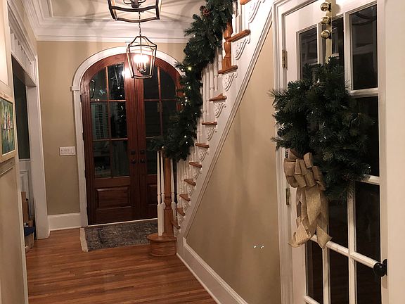 5th image of 230 Ashborough Park