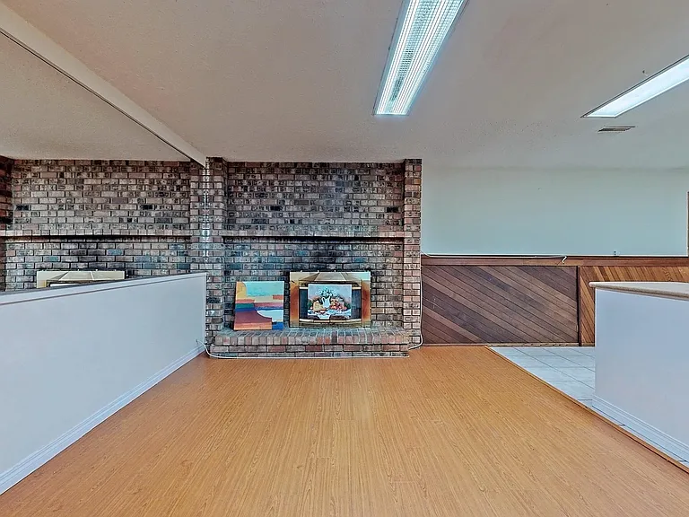 768 Como Lake Ave — Photo 2