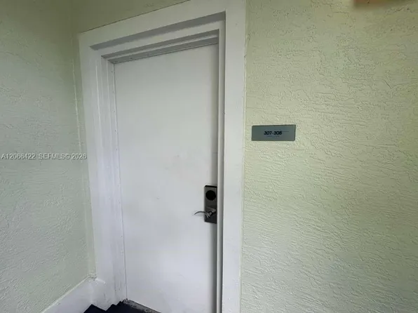 5300 NW 87th Ave #307, Miami, FL 33178