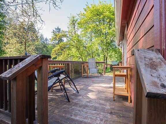 3rd image of 37526 Row River Rd