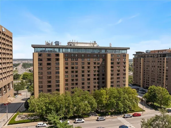 600 E 8th Ts Q St, Kansas City, MO 64106