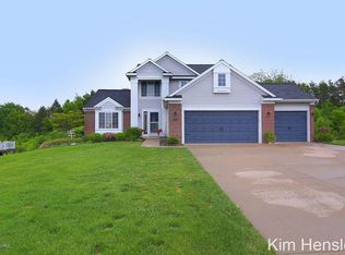 9832 Sunset Ridge Dr NE, Rockford, MI
