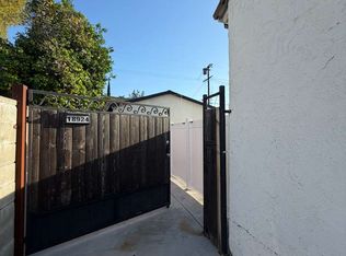 18924 Vose St, Reseda, CA 91335