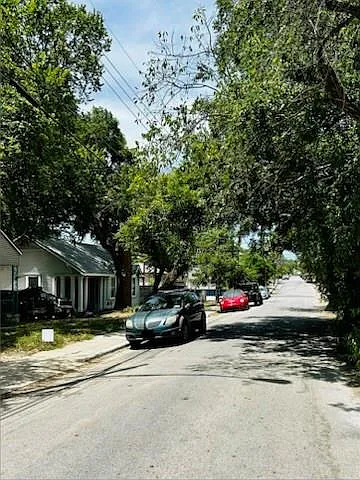 1 bed, 1.0 bath, 600 sqft, $1,000 — Photo 2