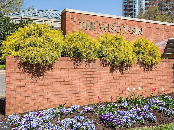 2nd image of 5809 Nicholson Ln APT 811