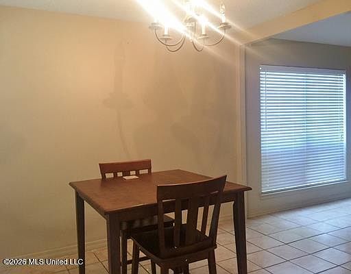 3rd image of 2501 Holiday Dr