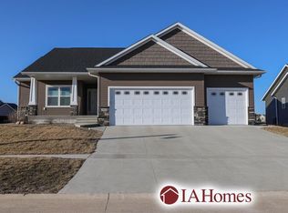 914 2nd St, Fairfax, IA 52228