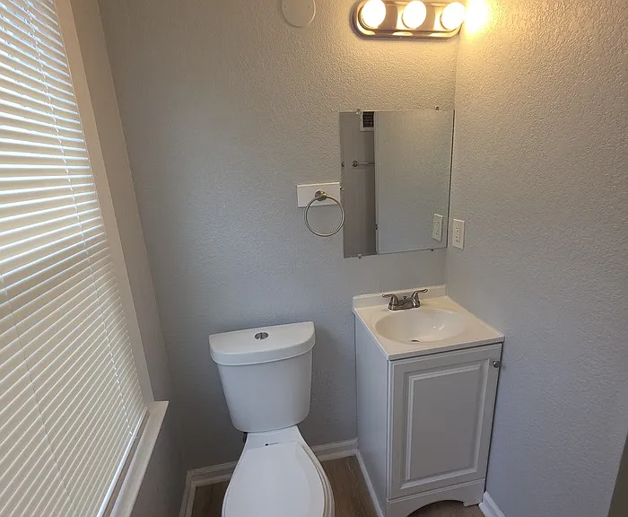724 N Willis Ave — Photo 12