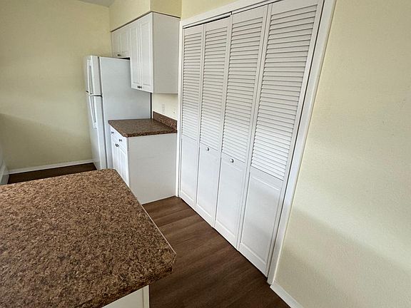5th image of 316 Boundary Blvd Unit D