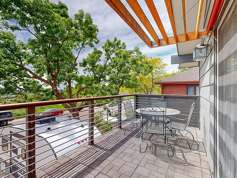 635 S Devinney Way — Photo 16