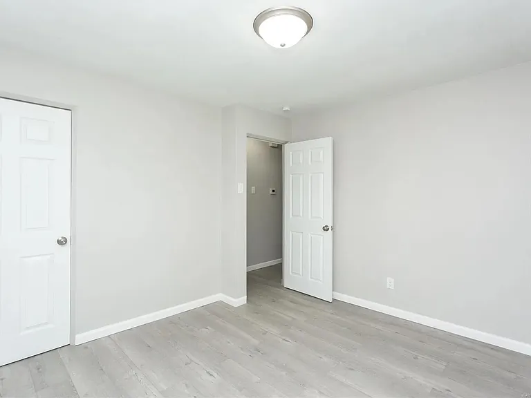 3860 Brittany Cir #3864 — Photo 2