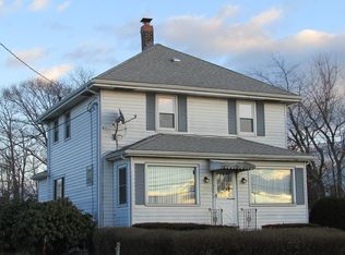 548 Pond St #1, Braintree, MA 02184