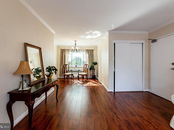 3rd image of 10400 Montrose Ave APT 301