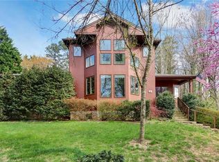 2 Crossbow Ct, Jamestown, NC 27282