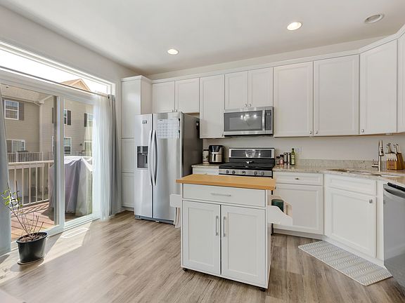 5th image of 1519 Deer Pointe Dr