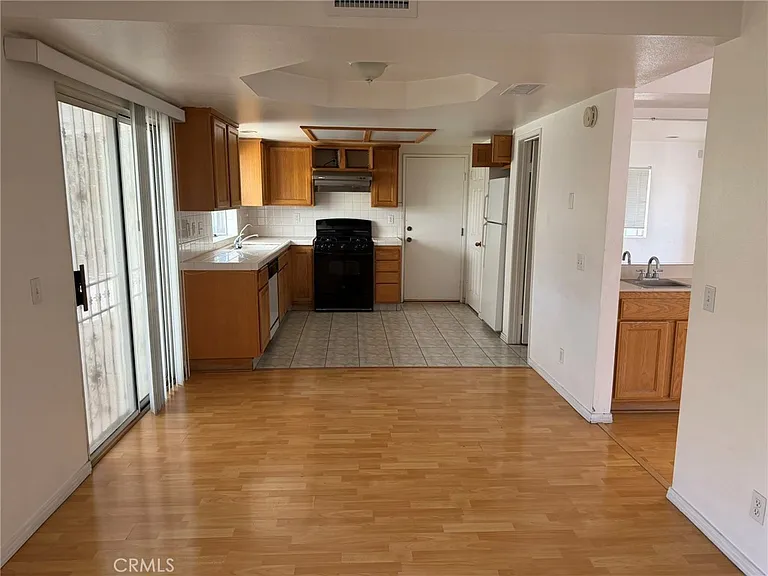 4246 La Rica Ave #A — Photo 3