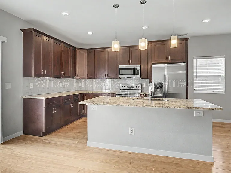 5803 Poplar St — Photo 8