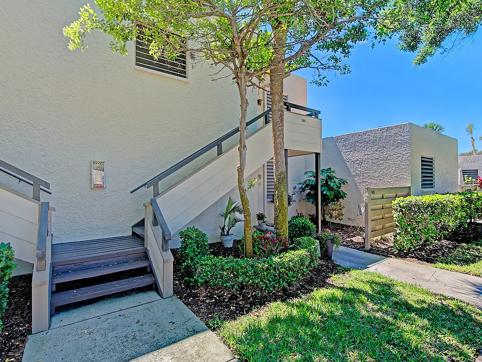 144 Pinehurst Dr