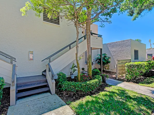 144 Pinehurst Dr, Bradenton, FL 34210