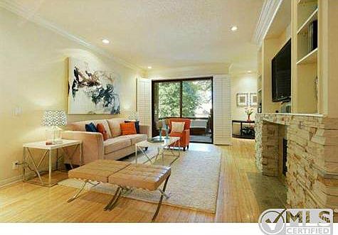 3rd image of 13214 Moorpark St APT 107