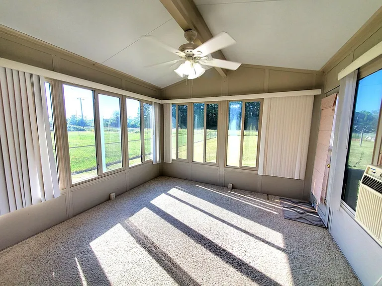 1618 Lexington Dr — Photo 9
