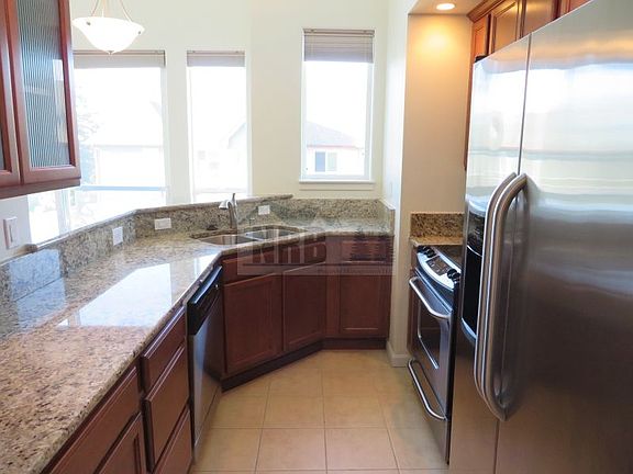 4th image of 2424B S 41st St #556